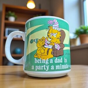 Garfield Mug - Being A Dad Is A Party A Minute - 1978 Jim Davis - Enesco Vintage